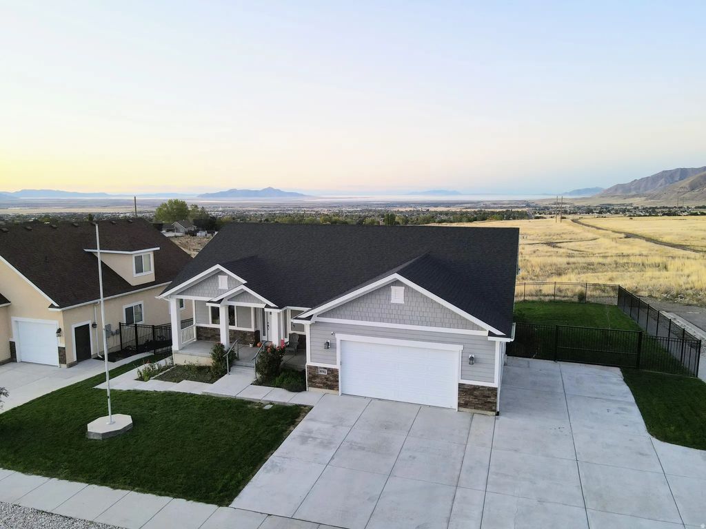 891 E 240 S, Tooele