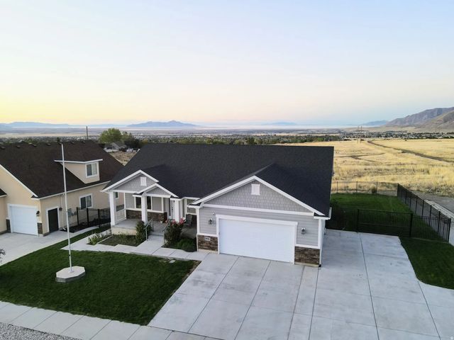 891 E 240 S, Tooele