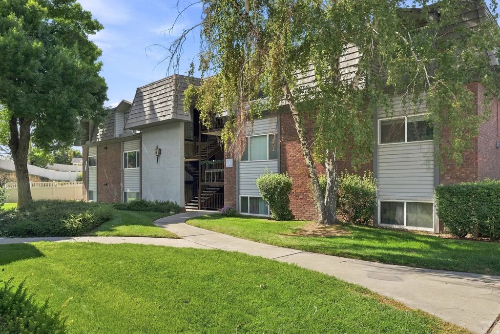 1657 N Woodland Dr W 8b, Provo