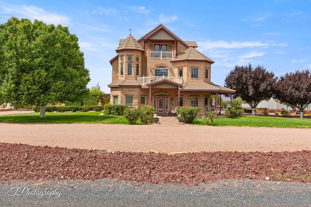 885 N Old Farms Rd, Dammeron Valley