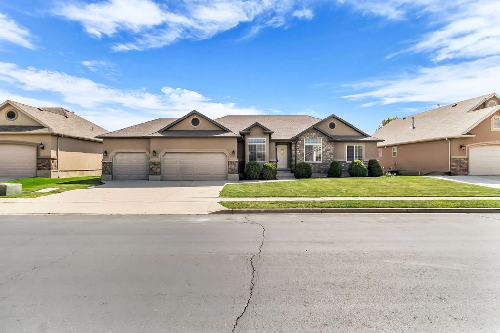 2471 W 2150 N, Lehi