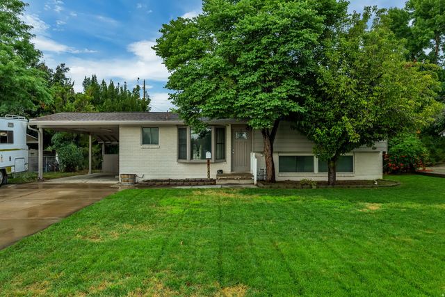 980 Country Hills Dr, Ogden