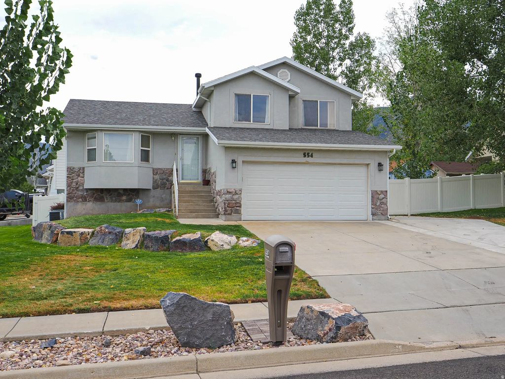 554 N 7th St E, Tooele