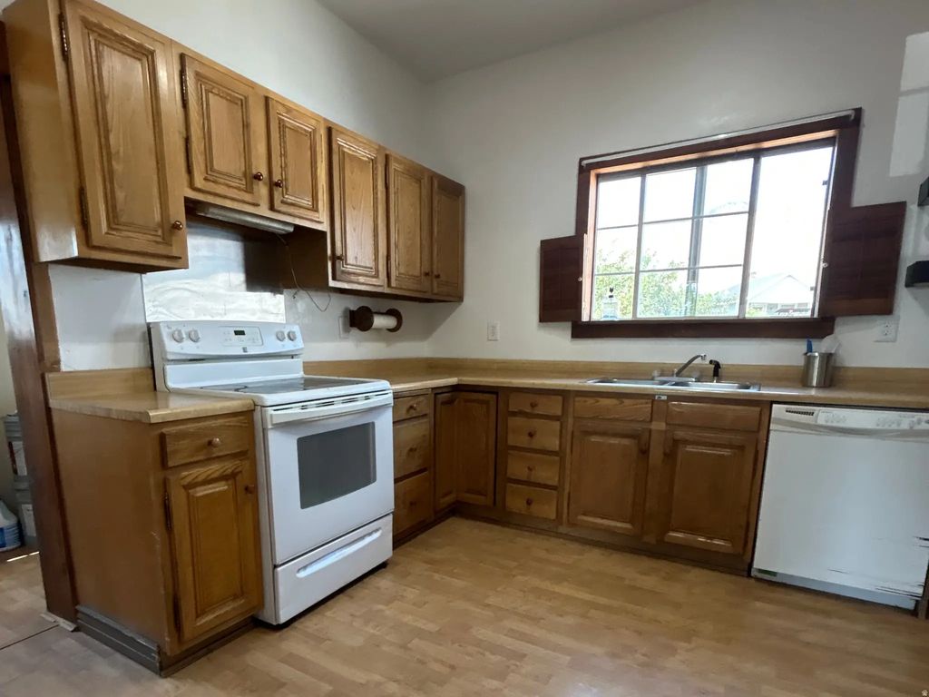 602 S Main St, Helper