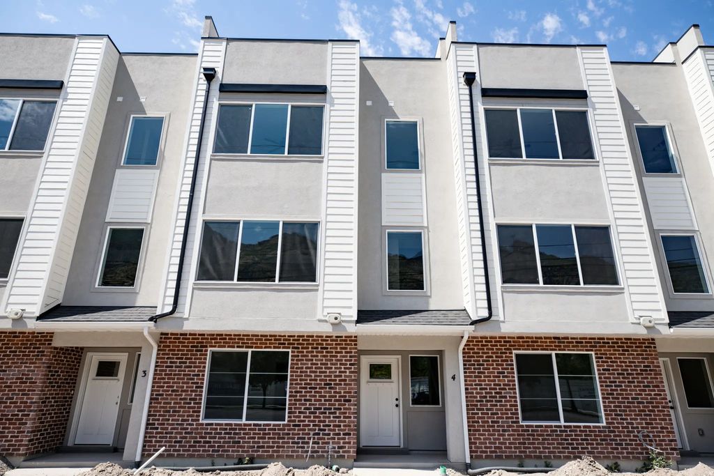1225 E 1600 S 4, Provo