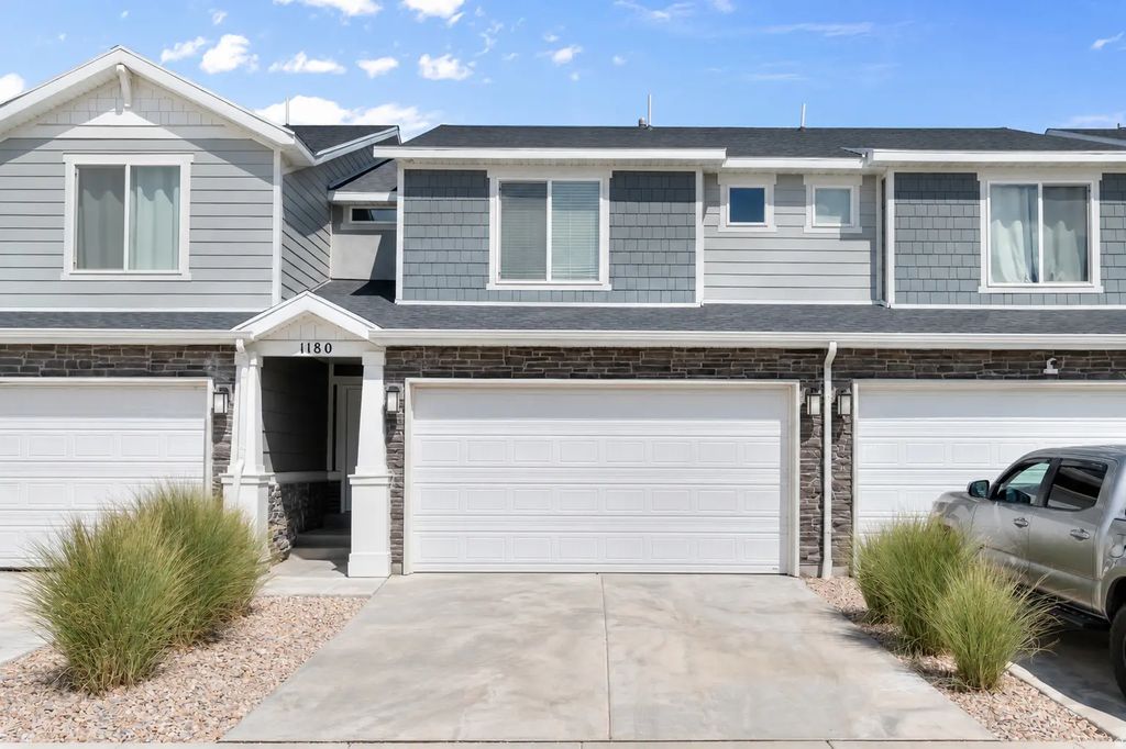 1180 W Hidden Spring Dr, Santaquin