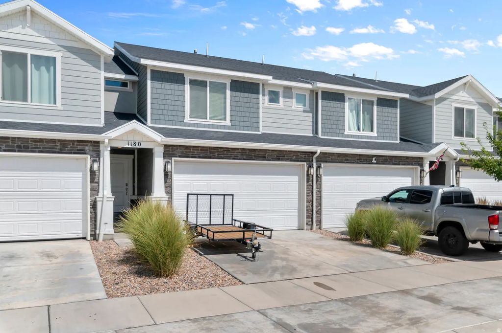 1180 W Hidden Spring Dr, Santaquin