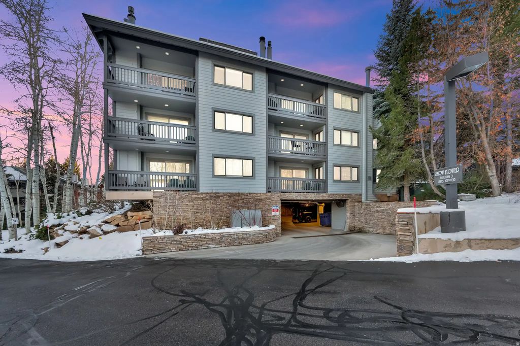 405 Silver King Dr 121, Park City