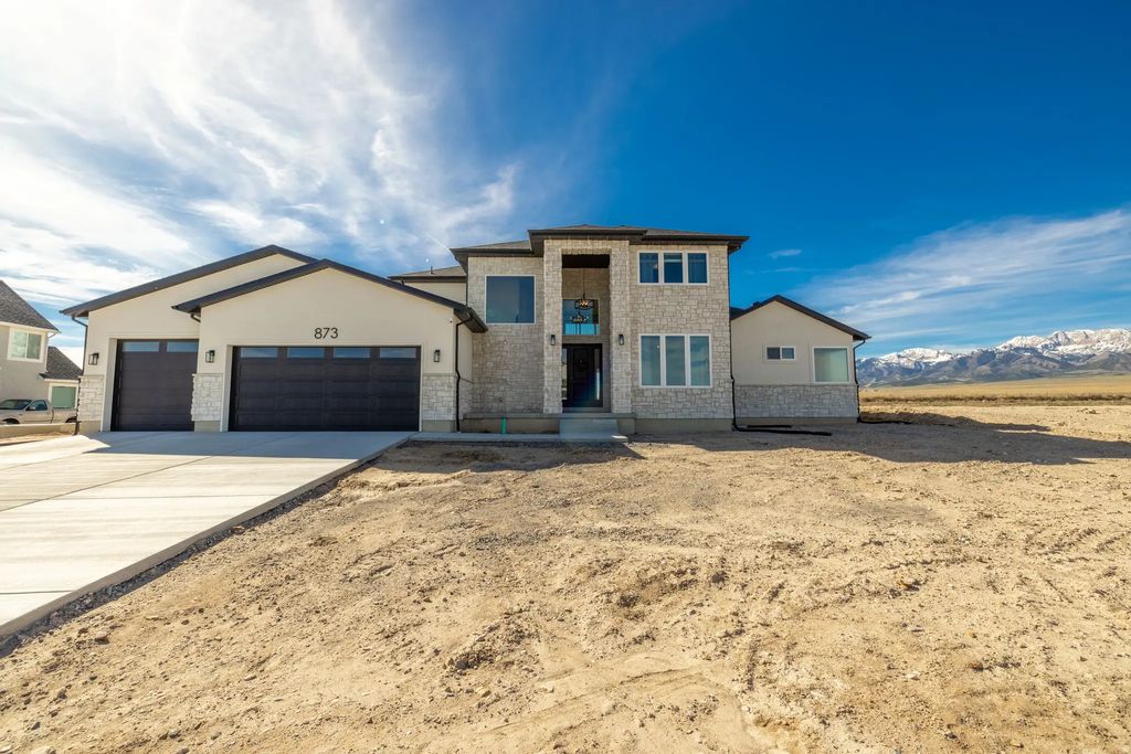 873 W Cherry Orchard Ln, Grantsville