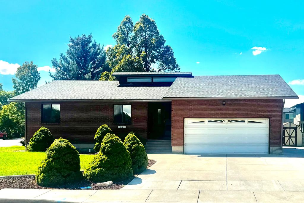 29 N 1250 W, Vernal