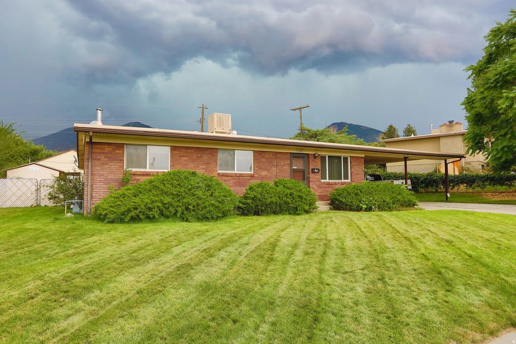 285 S Third St, Tooele