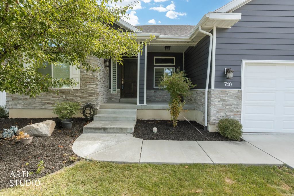 740 N Champion Ln, Kaysville