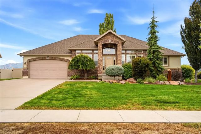 182 N Sierra Way W, Layton