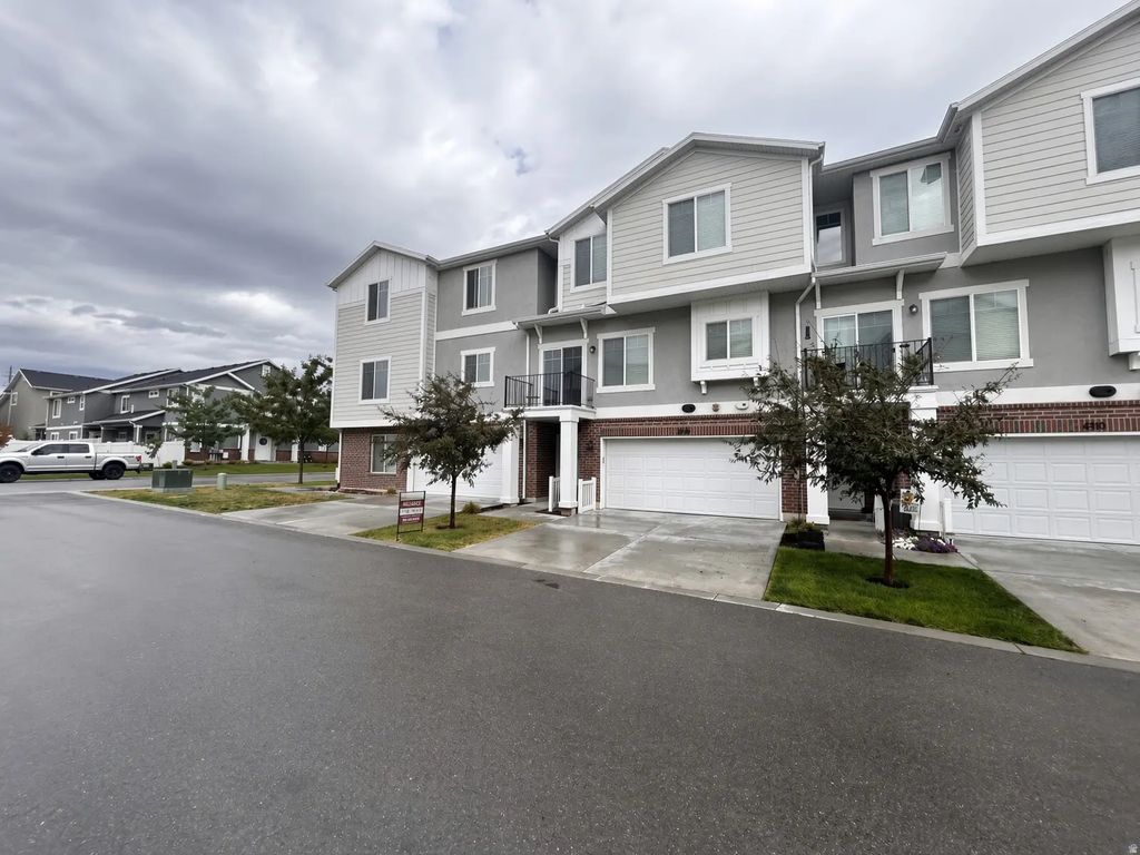 4214 W Willard Park Ct, Riverton