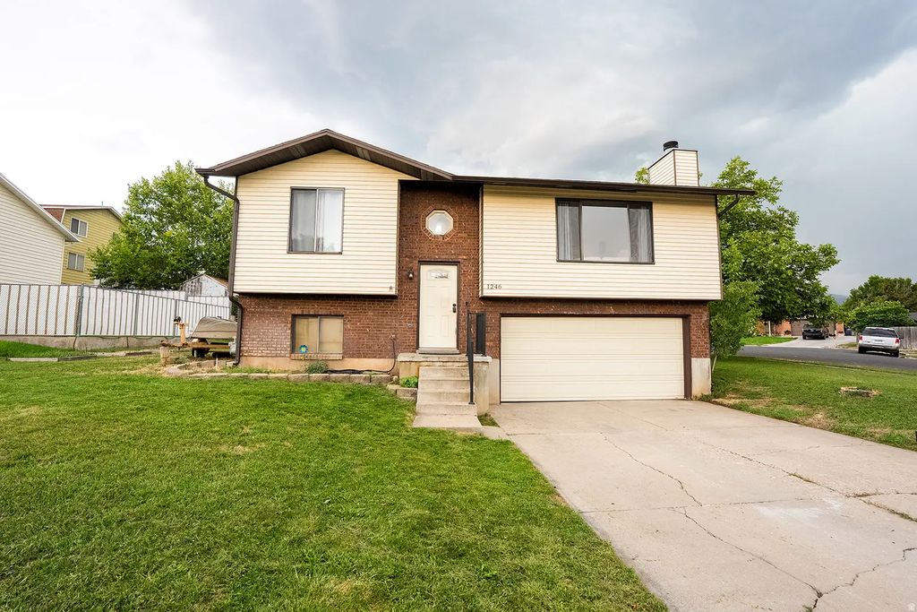 1246 N Nalder St, Layton