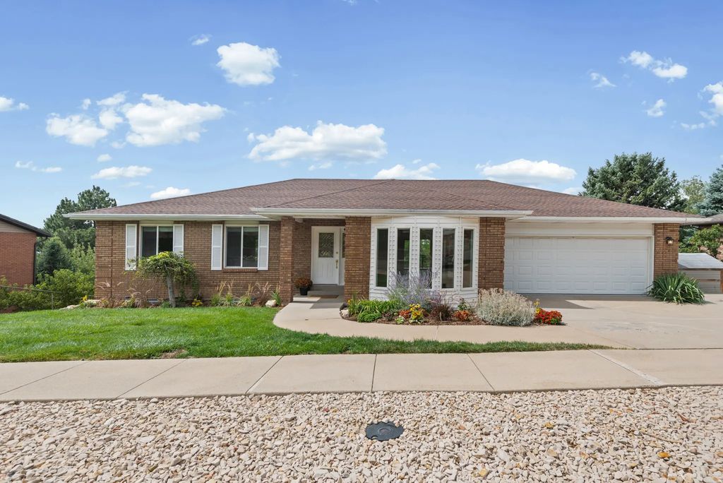 12 S Moss Dr E, Bountiful