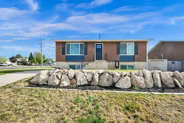 7213 W Westpark Ave, Magna
