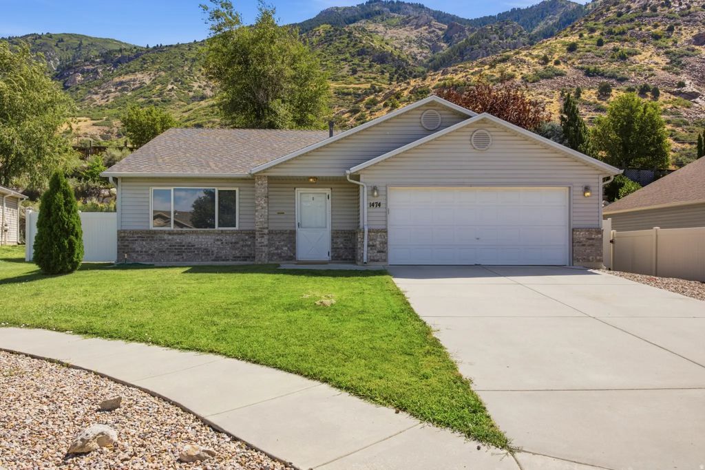 1474 N Ogden Peak Cir E, Ogden