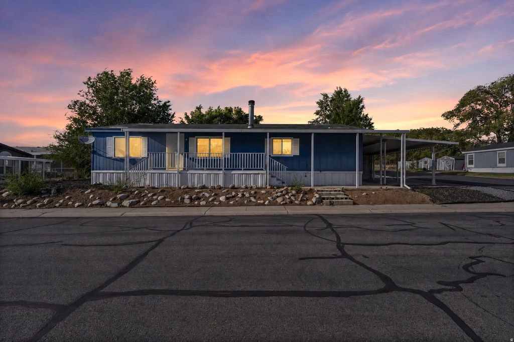 312 Harriger Way, Layton