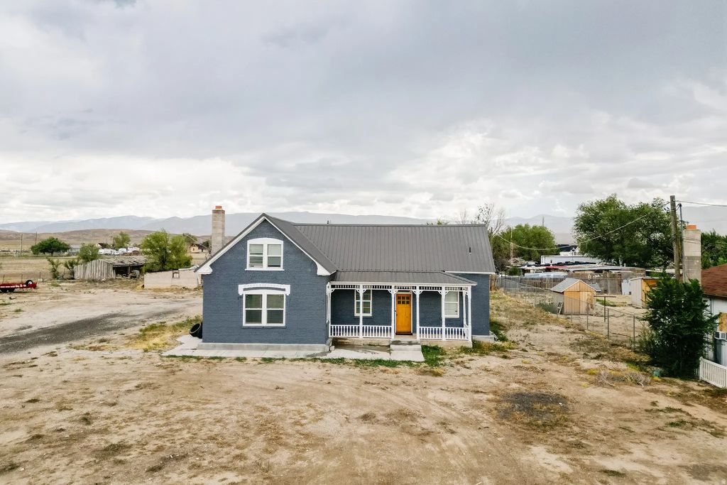 320 N Main, Centerfield