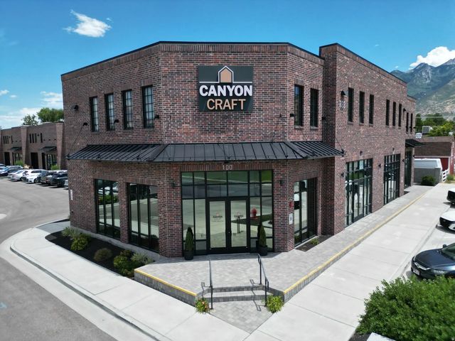 833 E Pioneer Rd S 100, Draper
