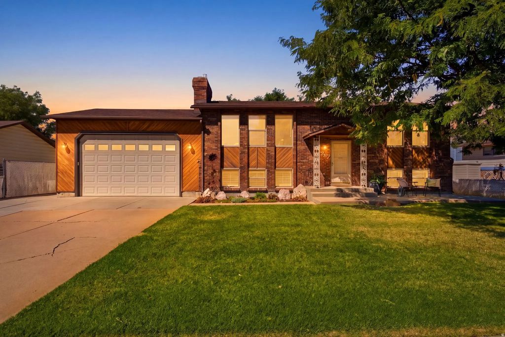 4737 S 3600 W, Roy