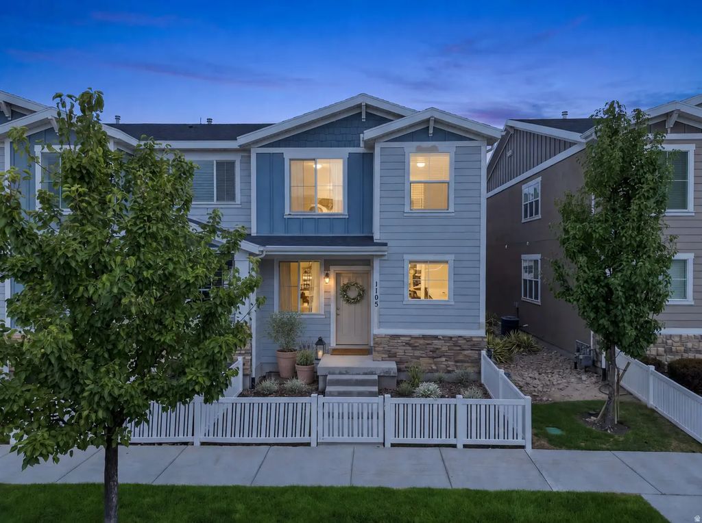 1105 W Emerald Pools Ln, Bluffdale