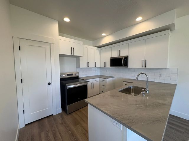 4375 W 1825 N 123, West Point