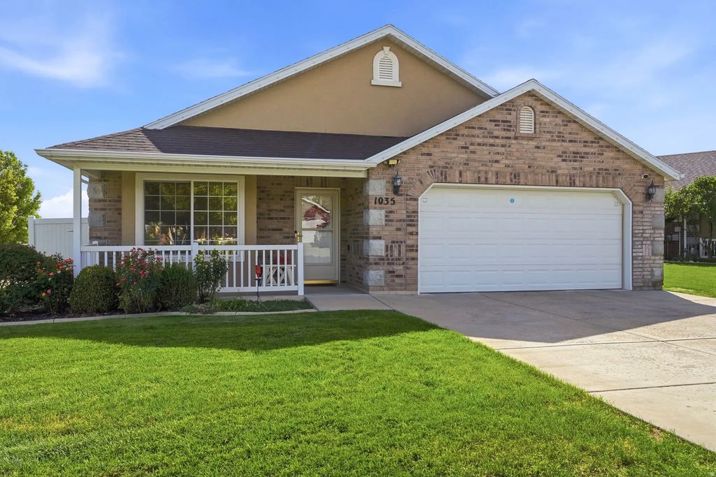 1035 W Hidden Dr, Layton