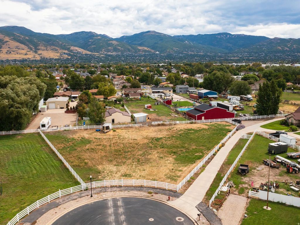 1173 W Jessis Meadow Cir 35, West Bountiful