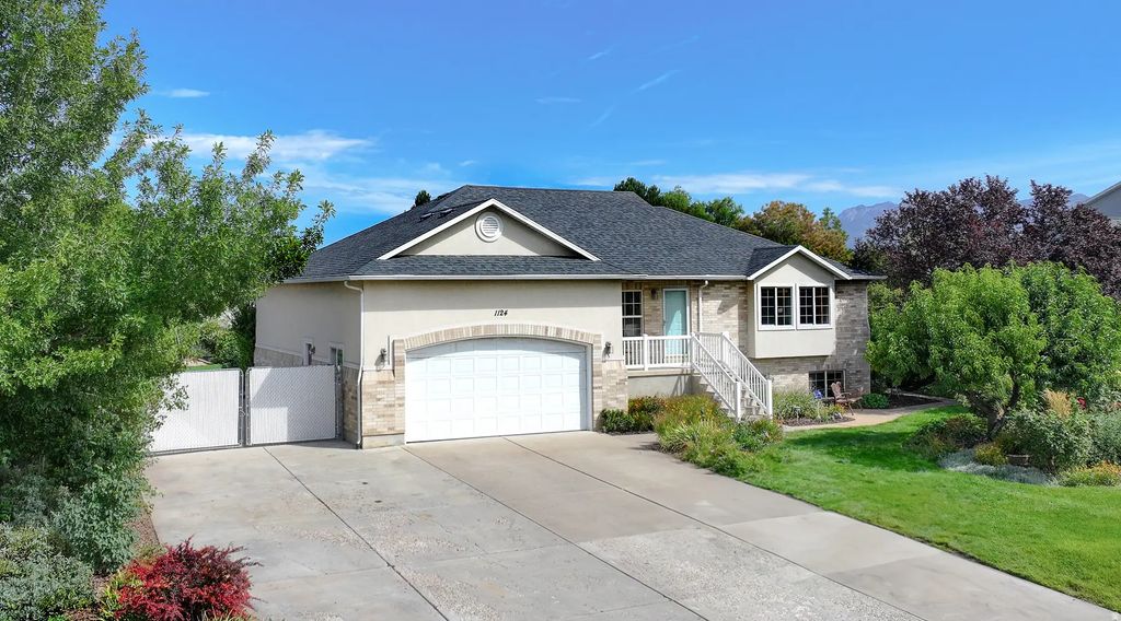1124 W 2700 S, Syracuse