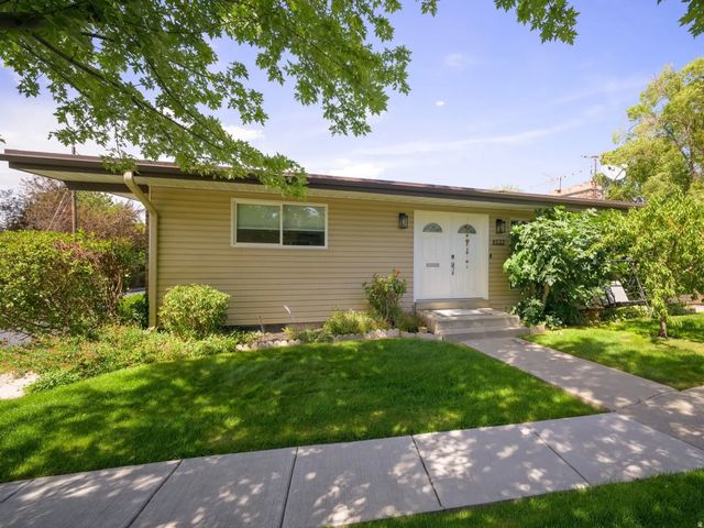 4533 S Tanglewood Dr E, Holladay
