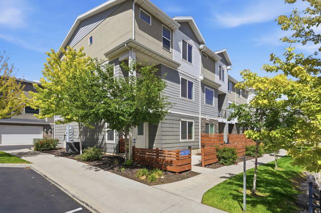 11017 S Harvest Pointe Dr, South Jordan
