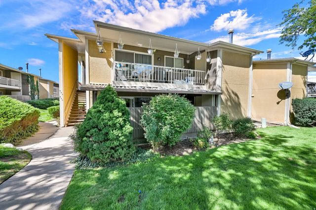 351 E Peach Ln, Bountiful