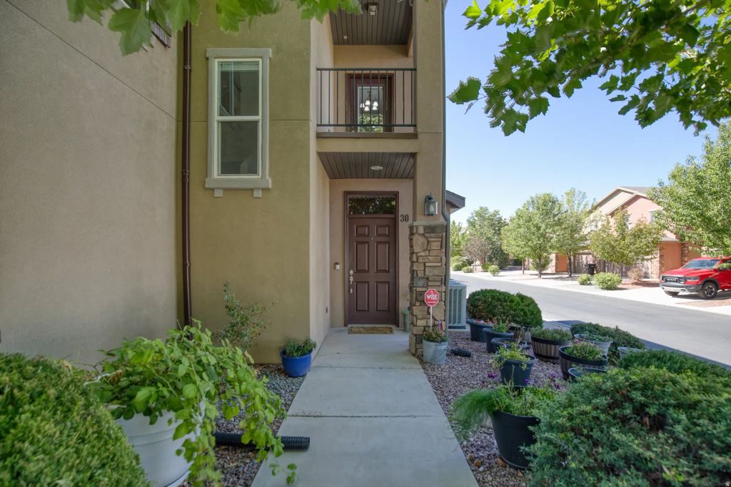 1177 N Northfield Rd 30, Cedar City
