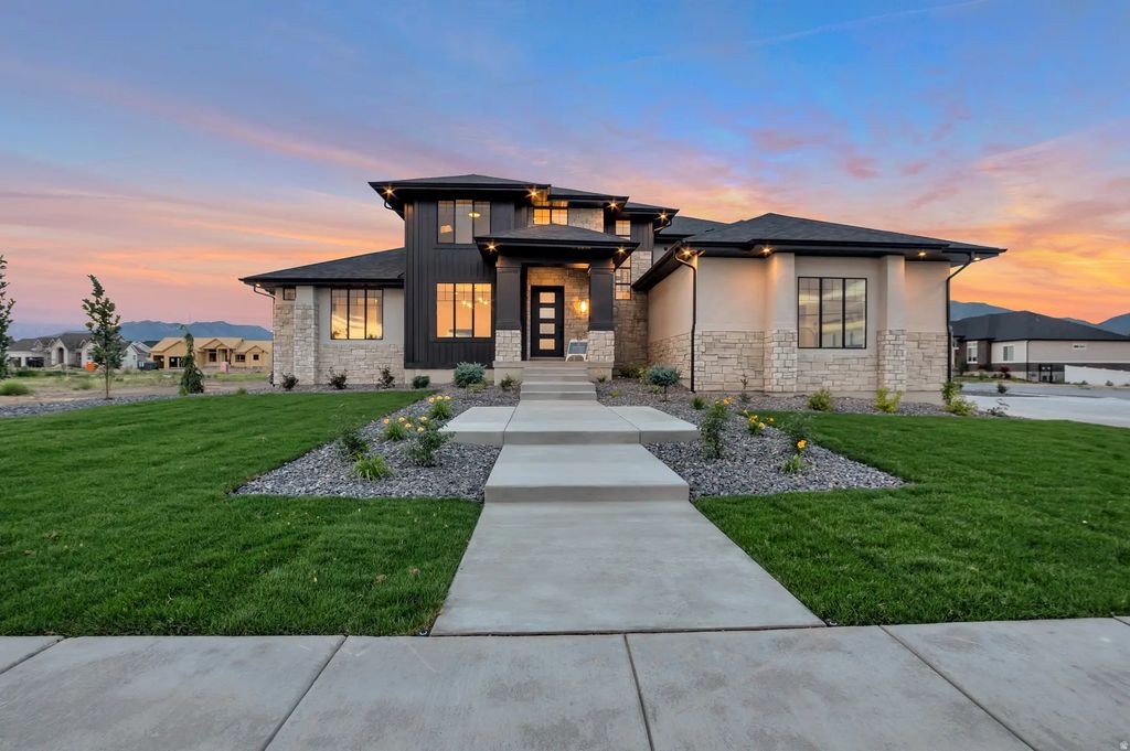 165 S Farmhouse Cir, Kaysville
