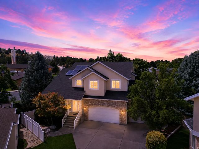 7126 S Griffiths Pl, Cottonwood Heights