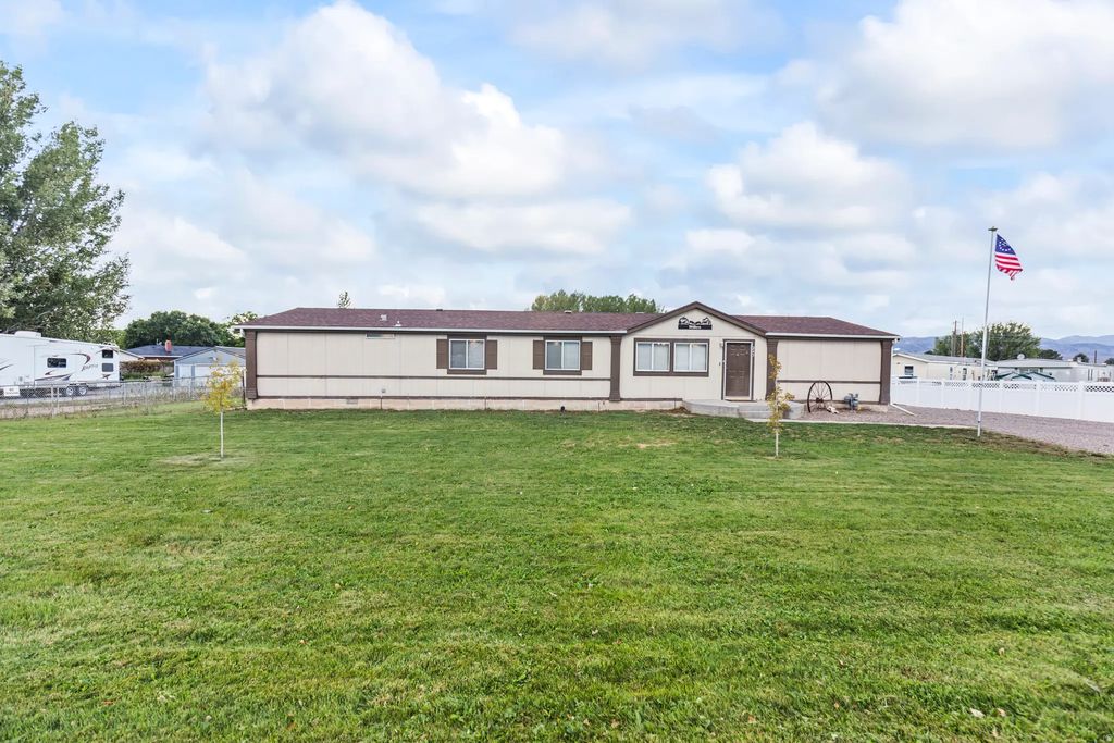 245 N 400 W, Salina