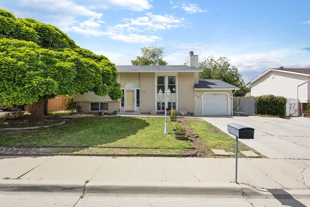 393 N Tahoe St, Tooele