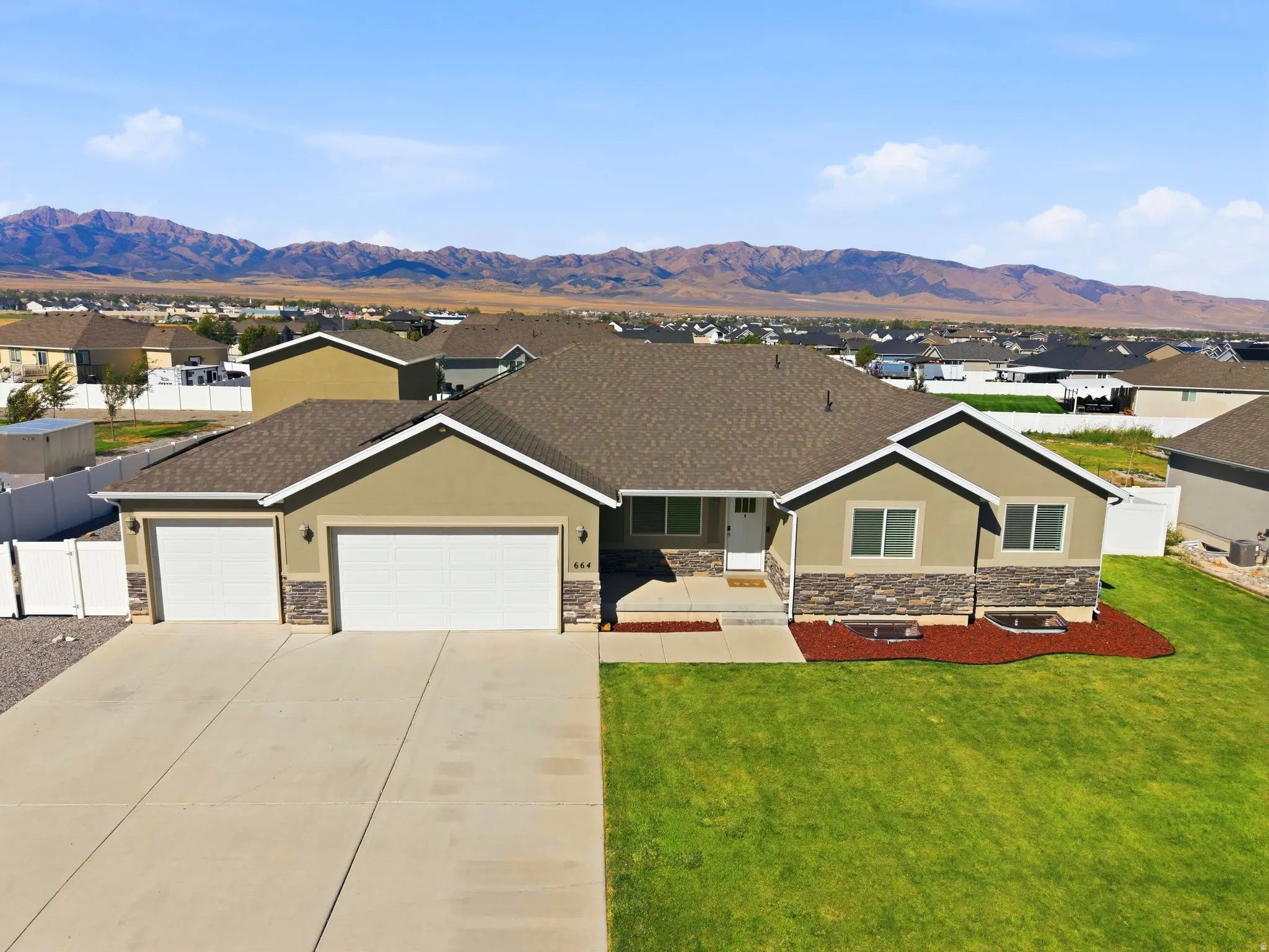 664 S Saddle Rd, Grantsville