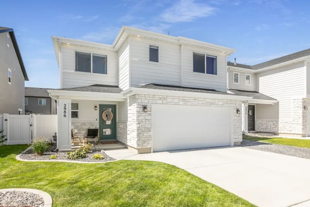 2986 S 2550 W, Syracuse