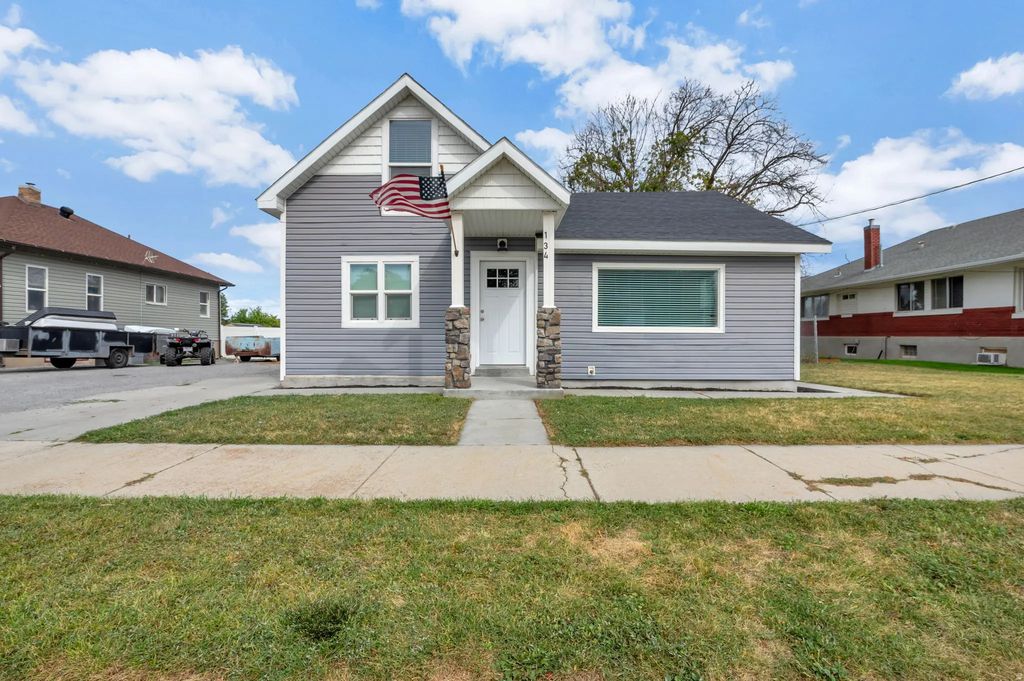 134 N Main St, Garland