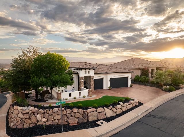 2093 N Lone Rock Dr, St. George