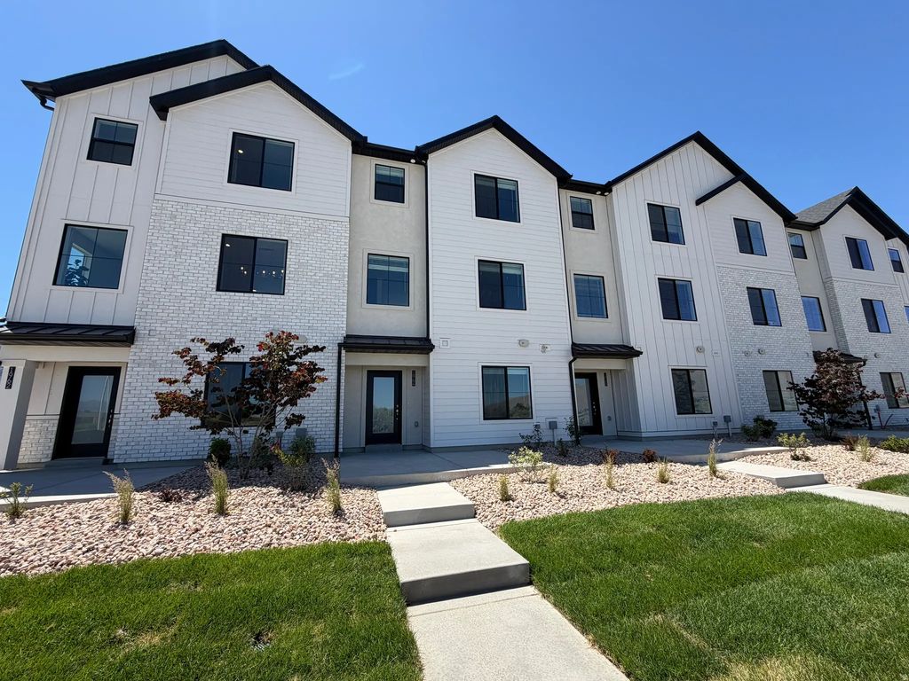 1164 S 2060 W 1002, Payson