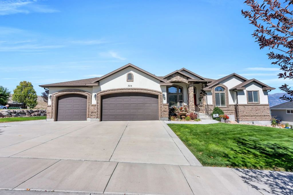 322 W Lariat Blvd, Saratoga Springs