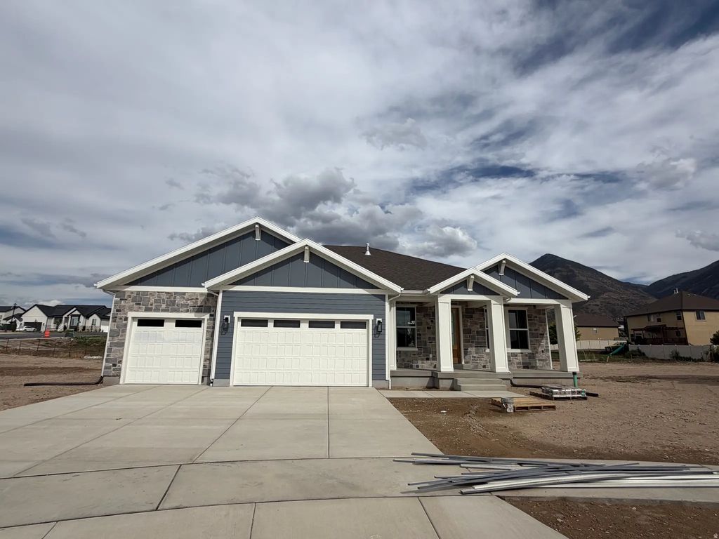 819 E 370 N 03, Salem