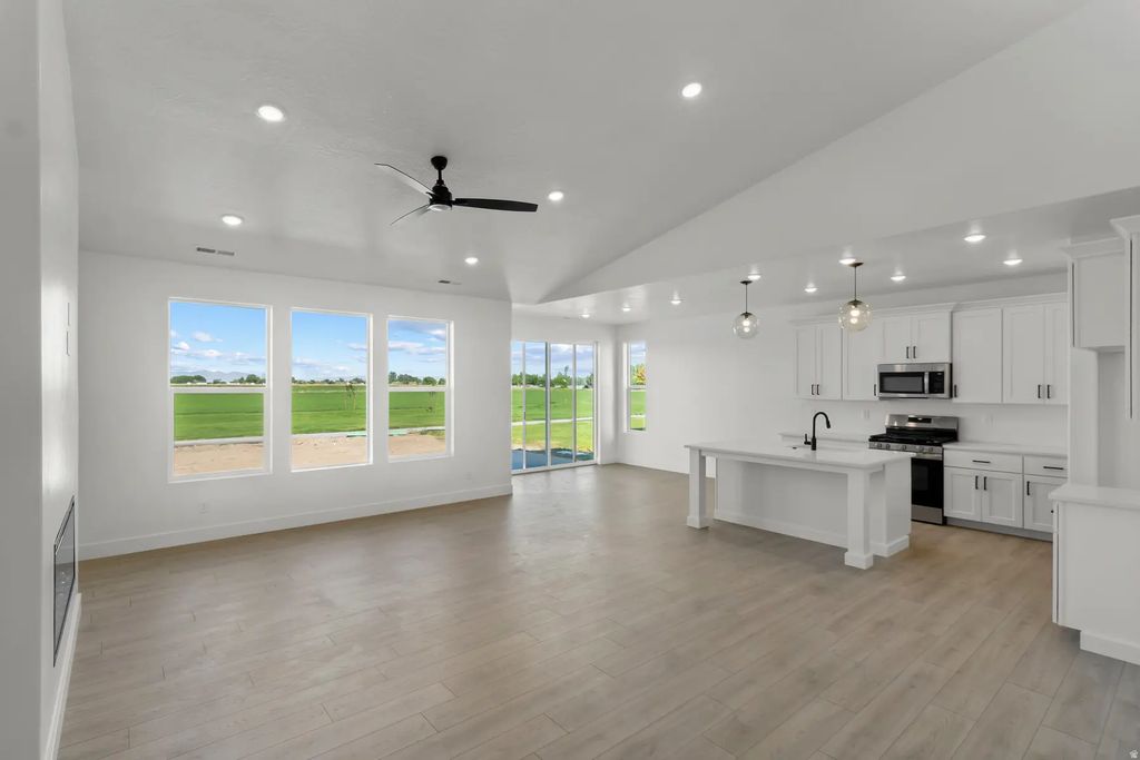 1631 N 2300 W 136, Farr West