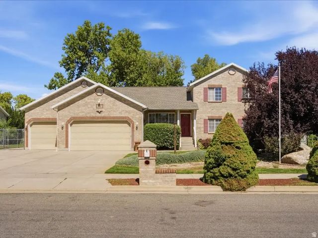 166 Harper Way, South Weber