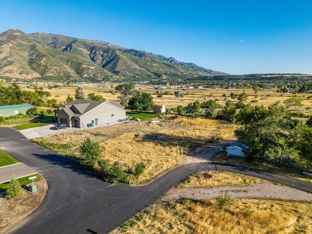 6794 S 2125 E 7, Uintah