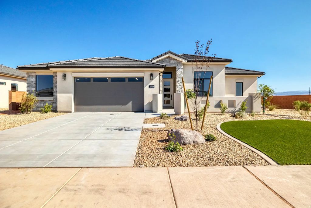 4648 W 2870 S, Hurricane